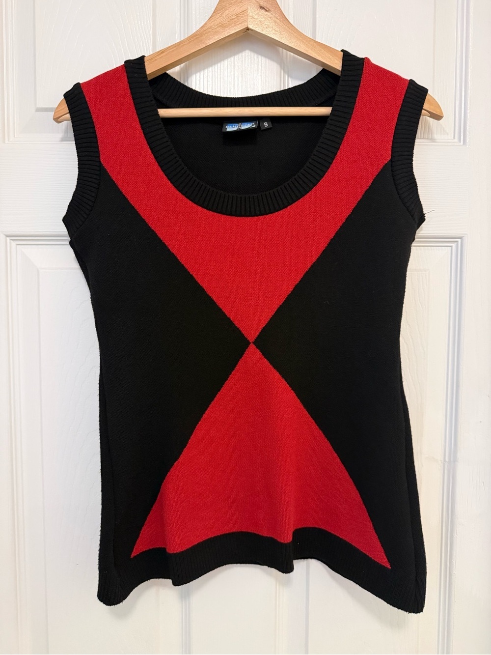 Like New Elhoffer Design Marvel Inspired Black Widow Shell Knit Vest